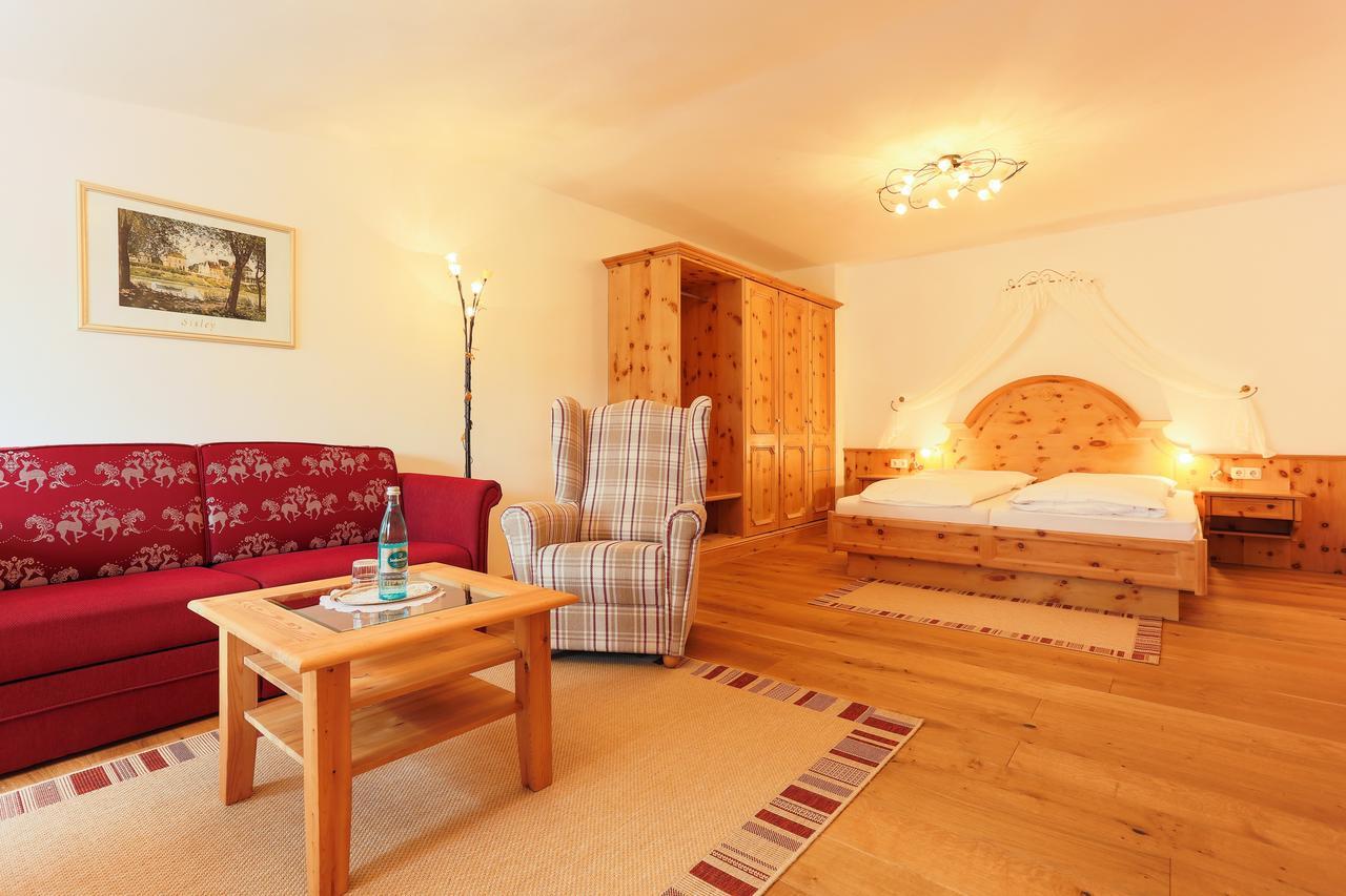 Hotel Sattelbogener Hof Traitsching Esterno foto