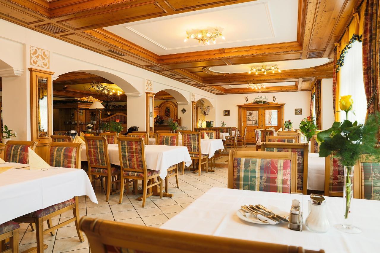 Hotel Sattelbogener Hof Traitsching Esterno foto